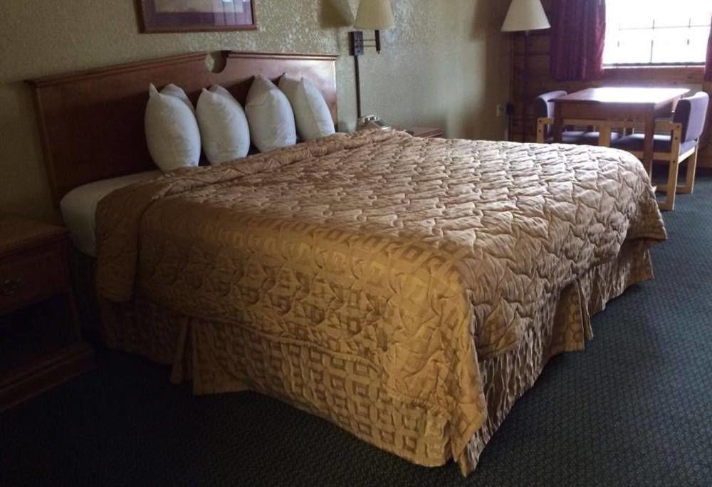 Log Cabin Inn Bay Minette Dış mekan fotoğraf